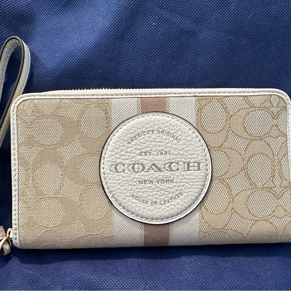 Coach Wallet NWT